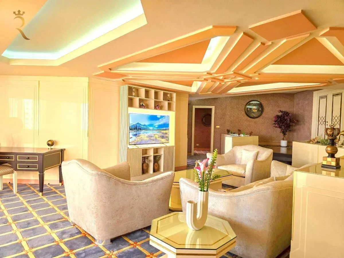 Timeless Elegance Italian-Style Penthouse Retreat Apartment Abu Dhabi 0*,